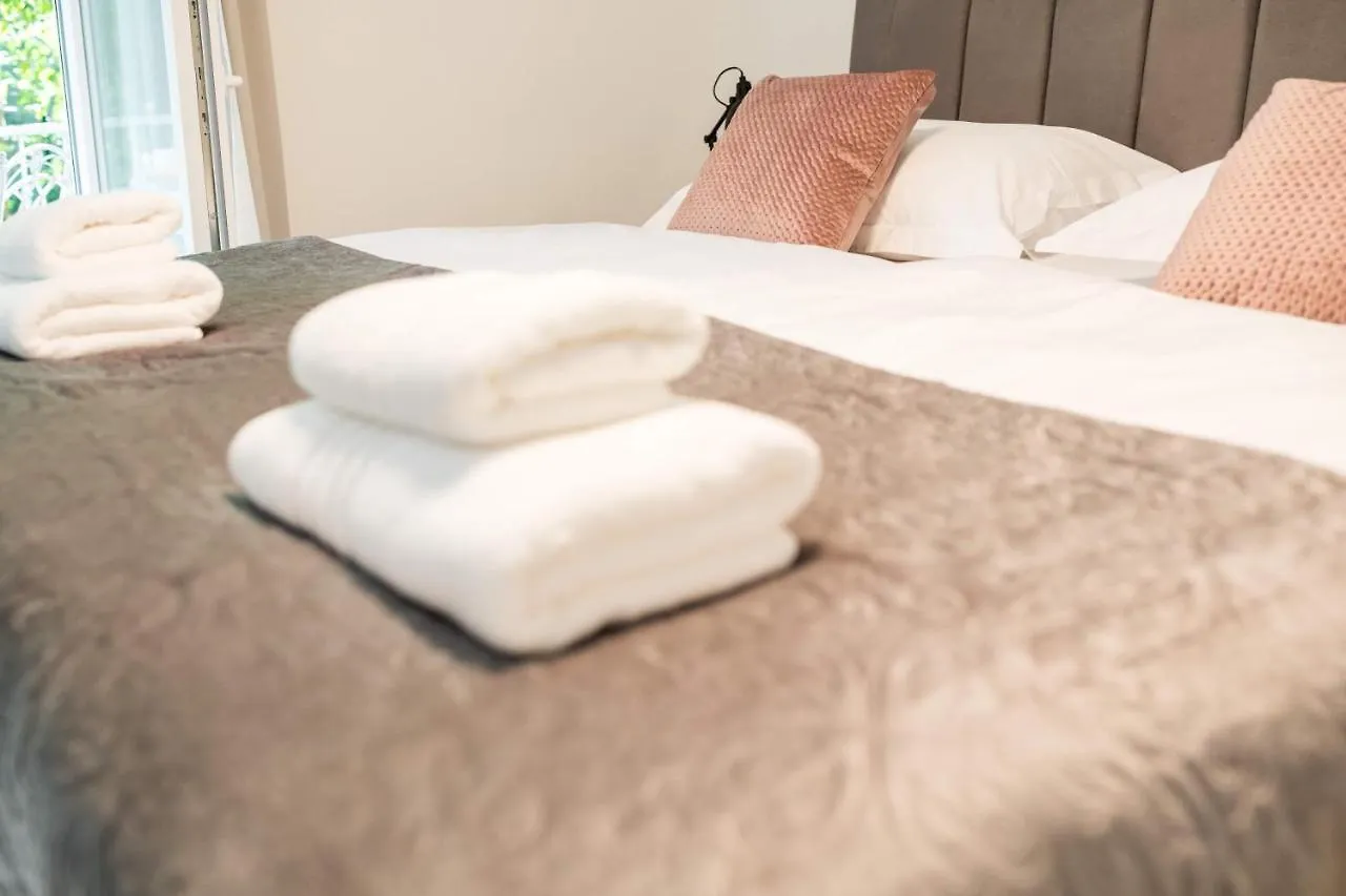 **** Alojamento de Acomodação e Pequeno-almoço Luxury Rooms With Balcony Zadar Croácia