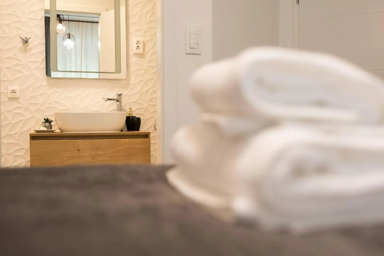**** Alojamento de Acomodação e Pequeno-almoço Luxury Rooms With Balcony Zadar Croácia