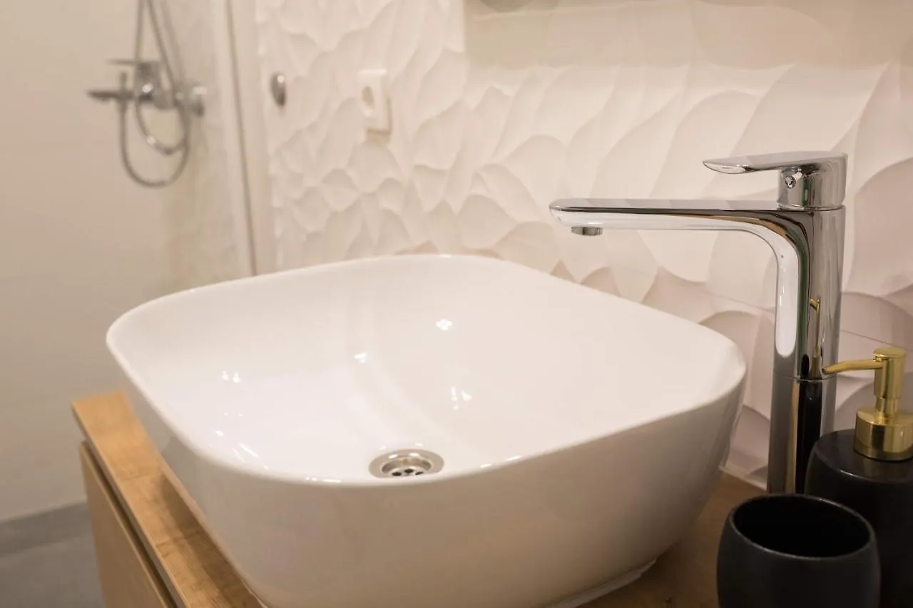 Alojamento de Acomodação e Pequeno-almoço Luxury Rooms With Balcony Zadar