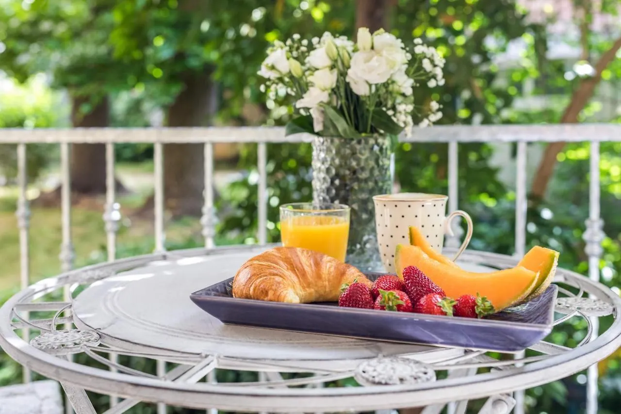 Alojamento de Acomodação e Pequeno-almoço Luxury Rooms With Balcony Zadar