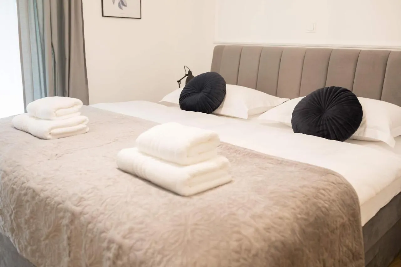 Luxury Rooms With Balcony Zadar Alojamento de Acomodação e Pequeno-almoço